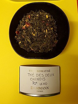 Thé Vert des DEUX CHINOIS . Mangue,citron vert, noix coco, poivre,  rose, gingembre,  helianthe prix pour 100g  7,00€