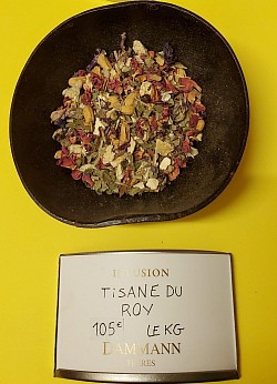 Tisane du ROY. Écorce d'orange,  citronnelle,  cassis,  fleurs d'oranger, bergamote et fruits rouges.  10,50€ les 100g