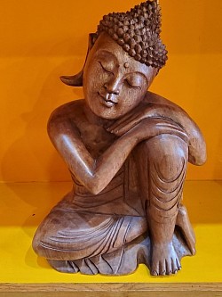 Sculpture Bouddha en bois de sward  réalisée à la main en Indonésie. Hauteur 45 cm – Largeur 28 cm   - Prix : 250,00 €