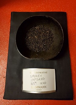 Thé noir fumé. SMOKEY LAPSANG. 6.50€ Les 100g