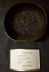 Fumé, intense, notes de feu de bois