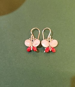 BO ARGENT.  NACRE  ET JASPE ROUGES   PRIX : 25,00 €