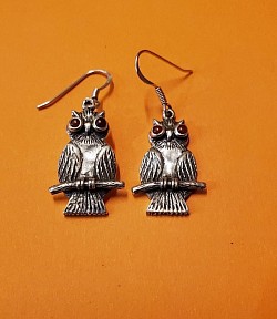 BO ARGENT 925G.  HIBOU sur branche, pierres Jaspe rouge.  Prix 30,00 €