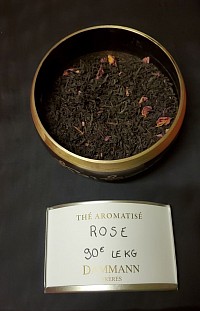 Rose subtile : pétales et huile essentielle