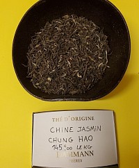 Un thé vert délicat aux fleurs de jasmin fraîches