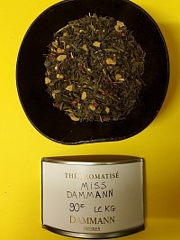 Gingembre, citron vert,  fruits de la passion et pétales de fleurs