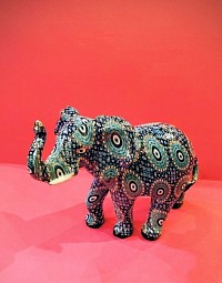 11 × 14 cm – Motifs bleus et verts.   Un charme artisanal pour ton intérieur.