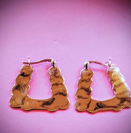 boucles argent carrés martelés style contemporain