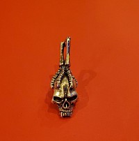 Tête de mort   Main d’aigle Argent 925