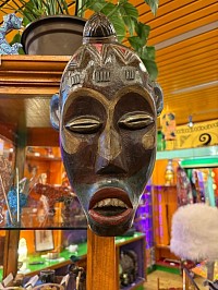 Bois sculpté   Motifs traditionnels   Force & tradition