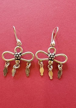 💎 Élégance   Design argent délicat et élégant.   30,00 €