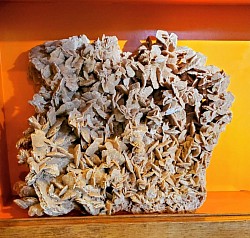🏜️ Rose des Sables  Pièce naturelle exceptionnelle, formation minérale unique.   📏 31 × 28 cm — 200,00 €