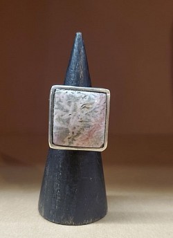 🌿 Bague en Jaspe naturelle montée sur Argent .   Pierre d’ancrage et d’harmonie.  📏 Taille 55 — 50 €