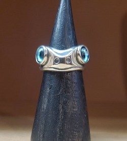 🐸 Bague argent au design grenouille, originale et expressive.     📏 Taille 54 — 50 €